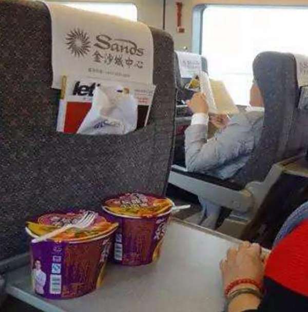 高铁站没有泡面买吗高铁站没有泡面买吗？深度解析高铁站餐饮选择